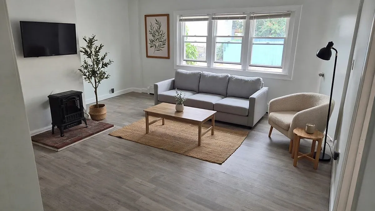 1 bed, 1.0 bath, 740 sqft, $1,400 — Photo 1