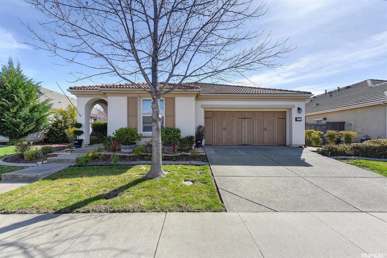 1217 Tavistock Ln photo 1