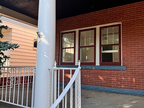 3rd image of 2018 Poplar St