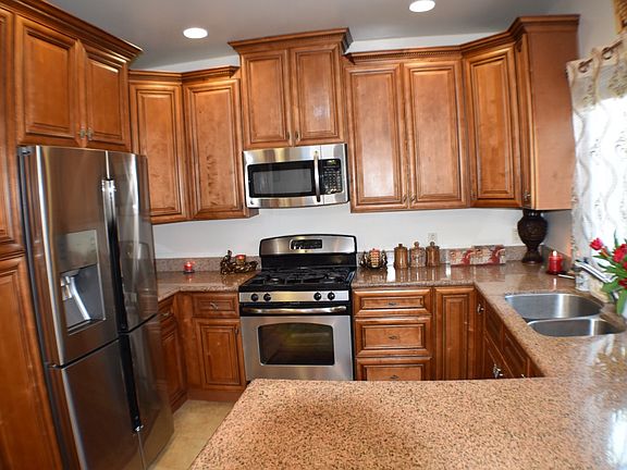 5th image of 2247 N Naomi St Unit 201