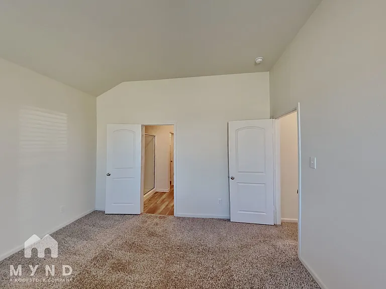 421 Micah Ln — Photo 8