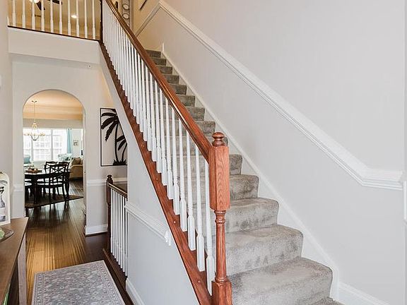 3rd image of 355 Tufton Cir