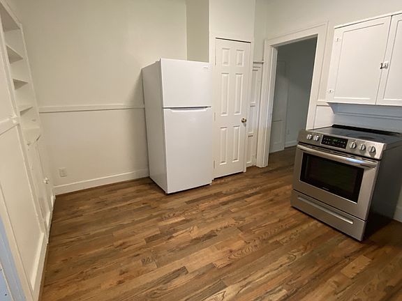 4th image of 521 Willow St #C