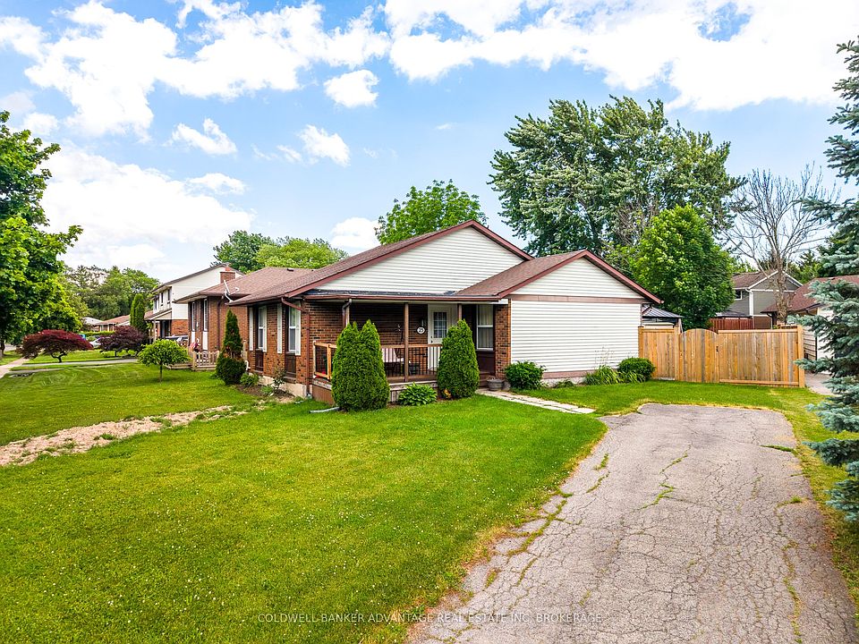1st image of 25 Newleaf Cres