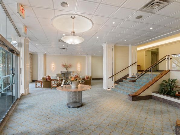 2500 Wisconsin Ave NW #330