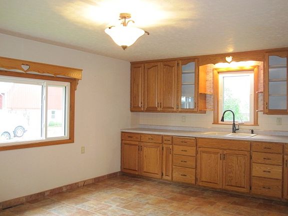 4th image of 7976 Klondike Dr