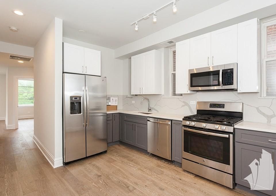 1st image of 2543 N California Ave #2JM