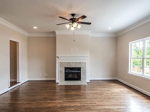 4th image of 1221 W 25th St Unit B