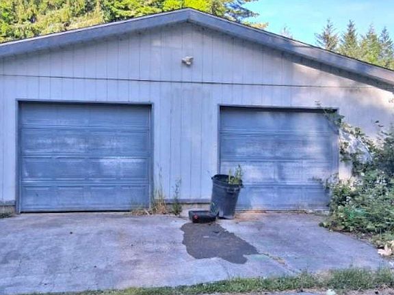 2nd image of 63319 Wildahl Rd