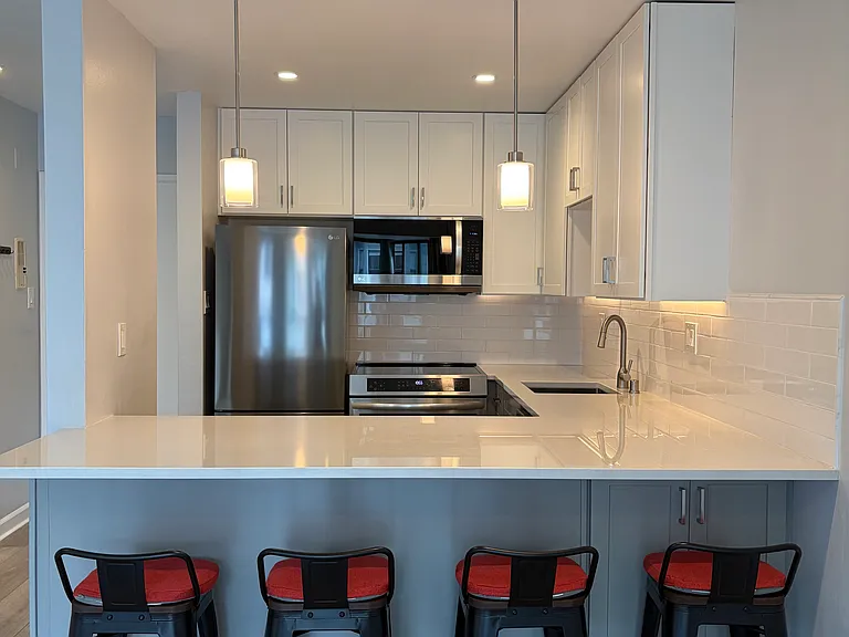 1817 California St #208 — Photo 6