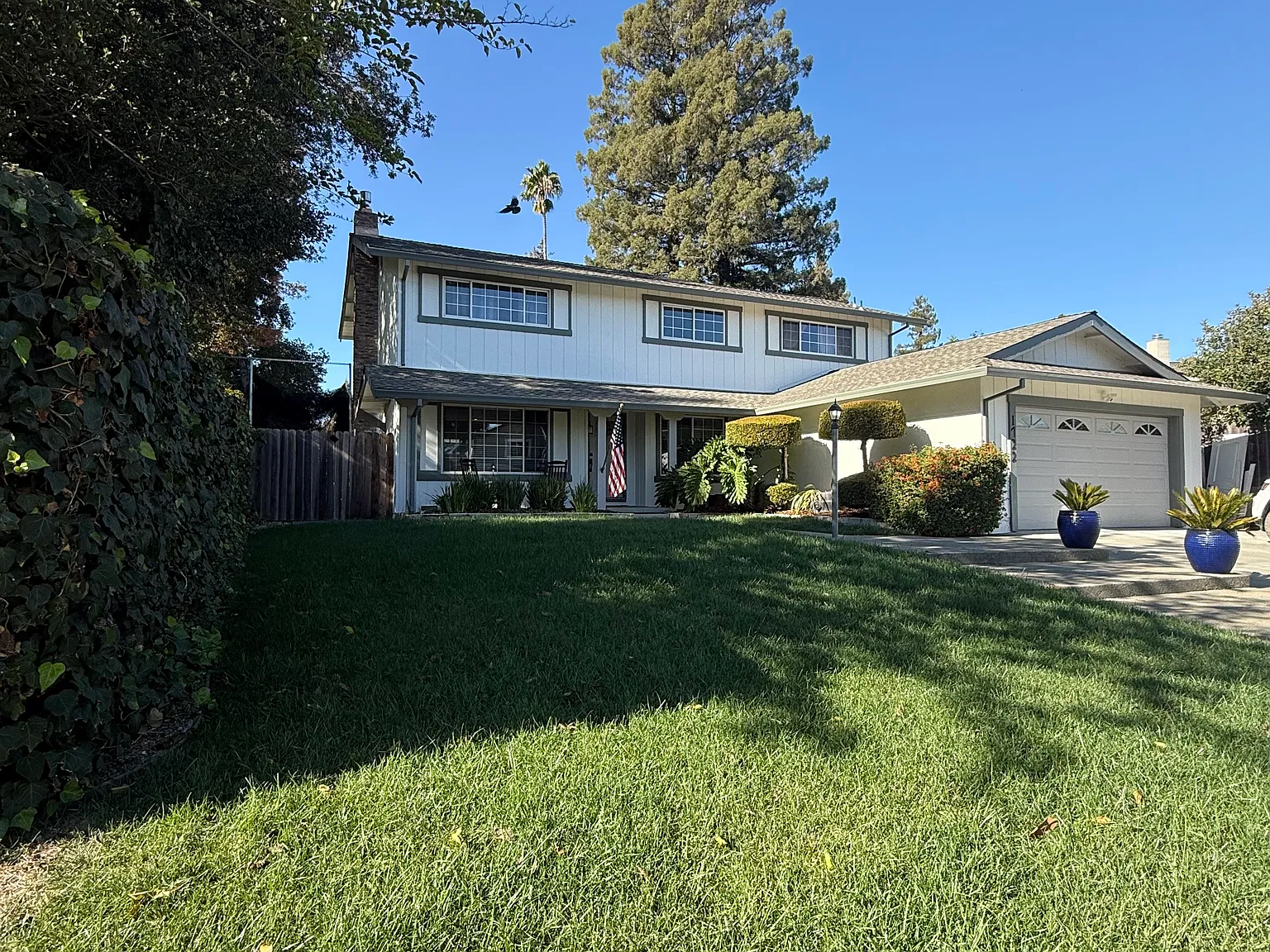 4 bed, 2.5 bath, 2150 sqft, $5,500 — Photo 2