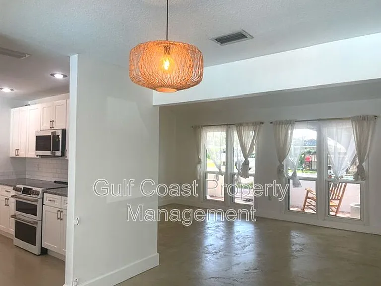 5677 Beneva Woods Cir — Photo 9