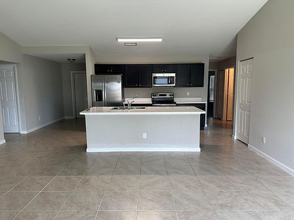 2nd image of 4001 SW Kadlic Street
