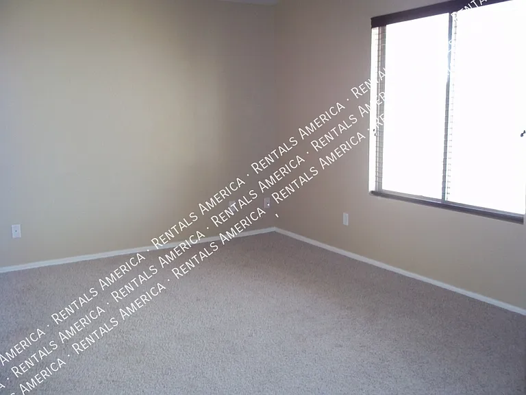 6605 W Desert Ln — Photo 5