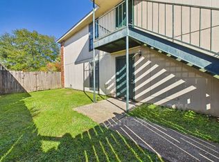 110B Country Ln, Lafayette, LA 70508