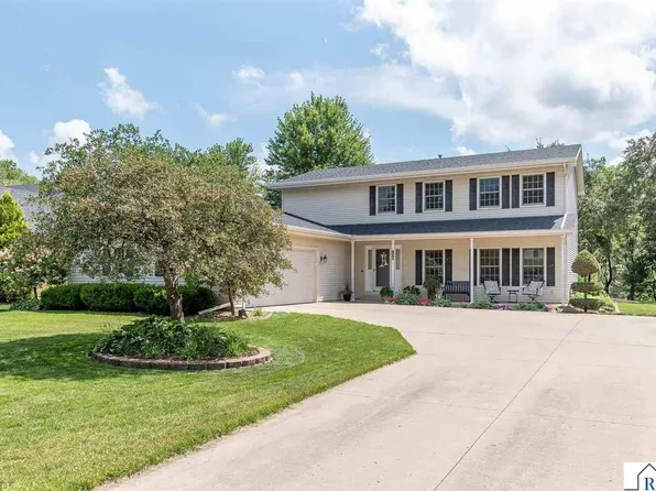 1030 Oak Terrace Dr, North Mankato, MN 56003