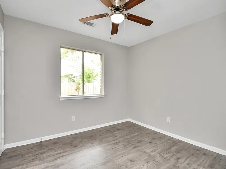 8106 Claiborne St — Photo 27