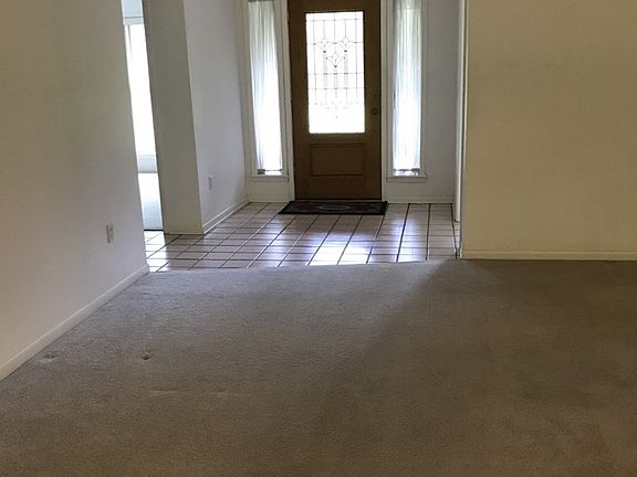 2nd image of 707 Bennett St
