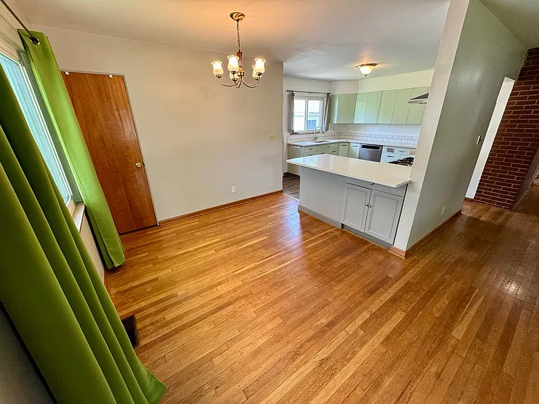 2562 Bristol Rd — Photo 6