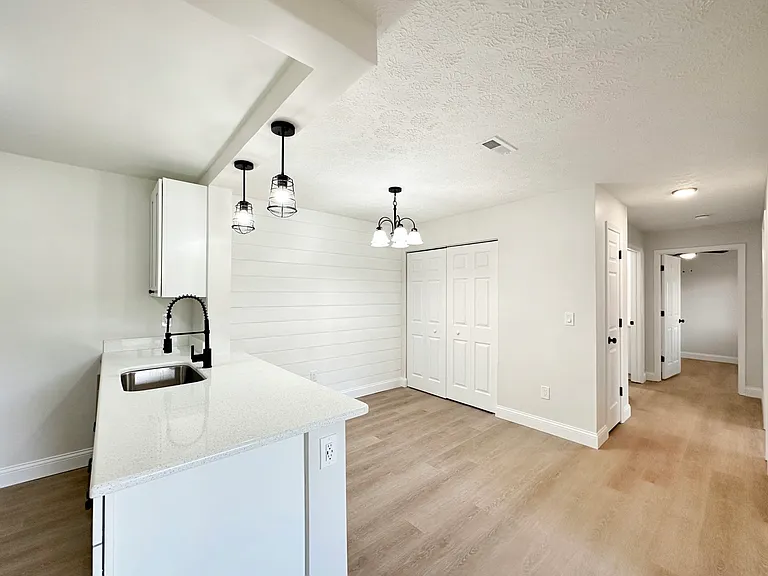 Springview Apartments — Photo 70