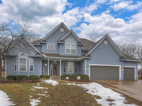 4212 SE Saddlebrook Cir, Lees Summit, MO 64082