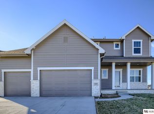 12004 S 110th Avenue Cir, Papillion, NE 68046