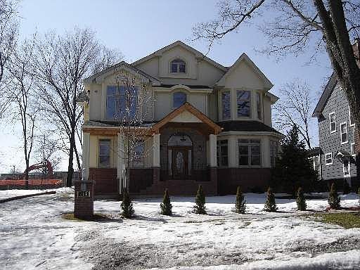 1st image of 167 Newberry Ave