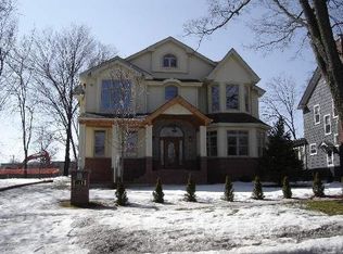 167 Newberry Ave, Libertyville, IL 60048