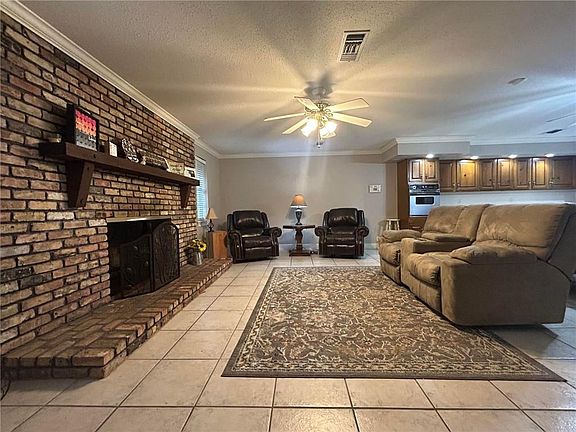 3rd image of 66172 Pinewood Dr