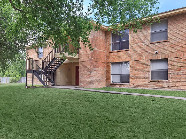 Beeville Station Apartments — Photo 5