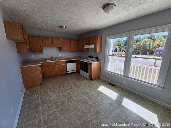 3rd image of 3550 Lubbock Dr