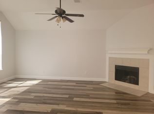 102 Quail Meadows Ln, Arlington, TX 76002