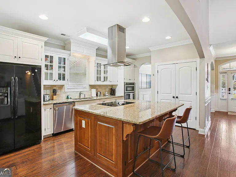 728 Gittings Ave — Photo 6