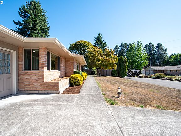 5th image of 2716 NW Madrona St