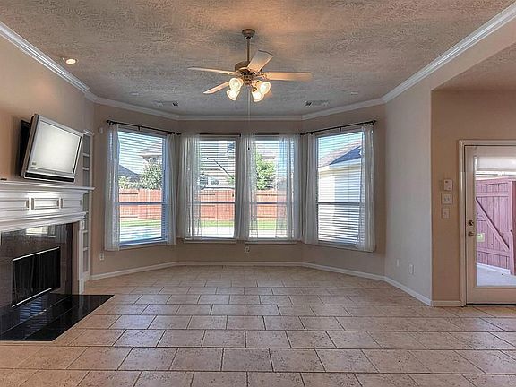 3rd image of 6523 Grand Flora Ct
