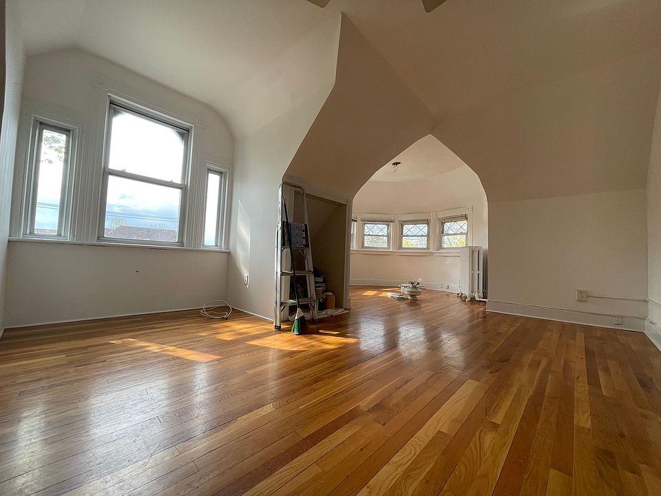 1st image of 458 Broadway #3