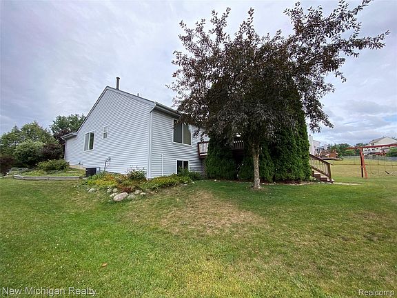 4th image of 3373 Herrington Dr