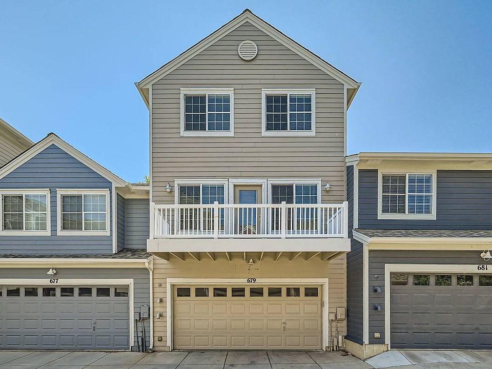 1st image of 679 Snowberry St