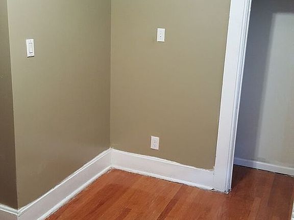 4th image of 9732 S Houston Ave