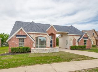 1802 High Point Dr, Pilot Point, TX 76258