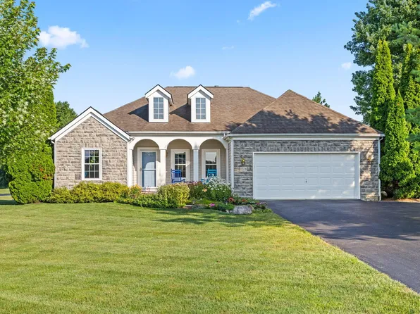 1203 Winding Creek Ln, Delaware, OH 43015