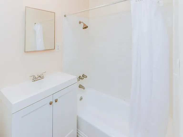 2042 S Corning St #C1 — Photo 10