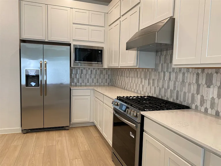 4523 Sunny Hazel Ln — Photo 11