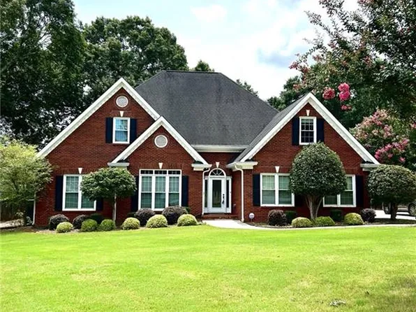 5899 Alpine Ct, Hoschton, GA 30548