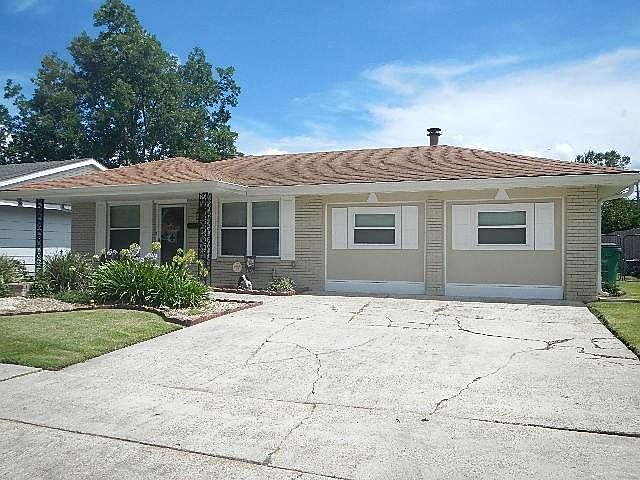 1st image of 5053 Woodcrest Dr