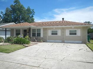 5053 Woodcrest Dr, Marrero, LA 70072