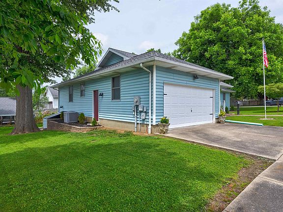 3rd image of 3300 Igleheart Ave
