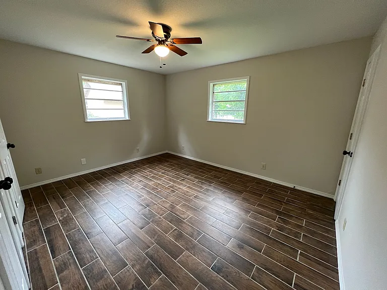 309 Stadium Dr — Photo 10