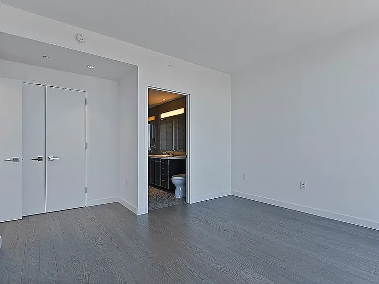 1 Manhattan Sq #76F — Photo 6