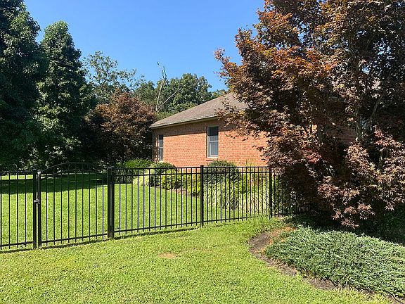 5th image of 148 Little Cheryl Dr
